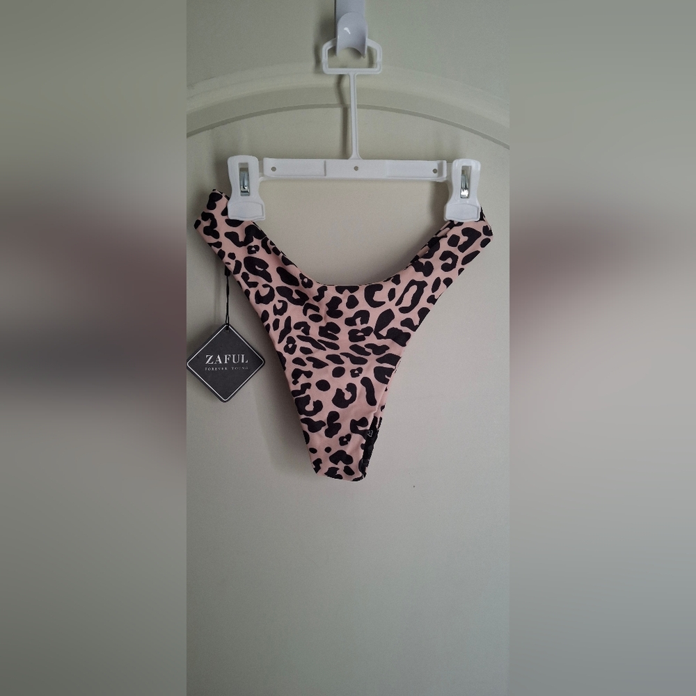 Zaful Leopard Print Bikini Bottom Sz Small Animal Print Summer Beachy Western
